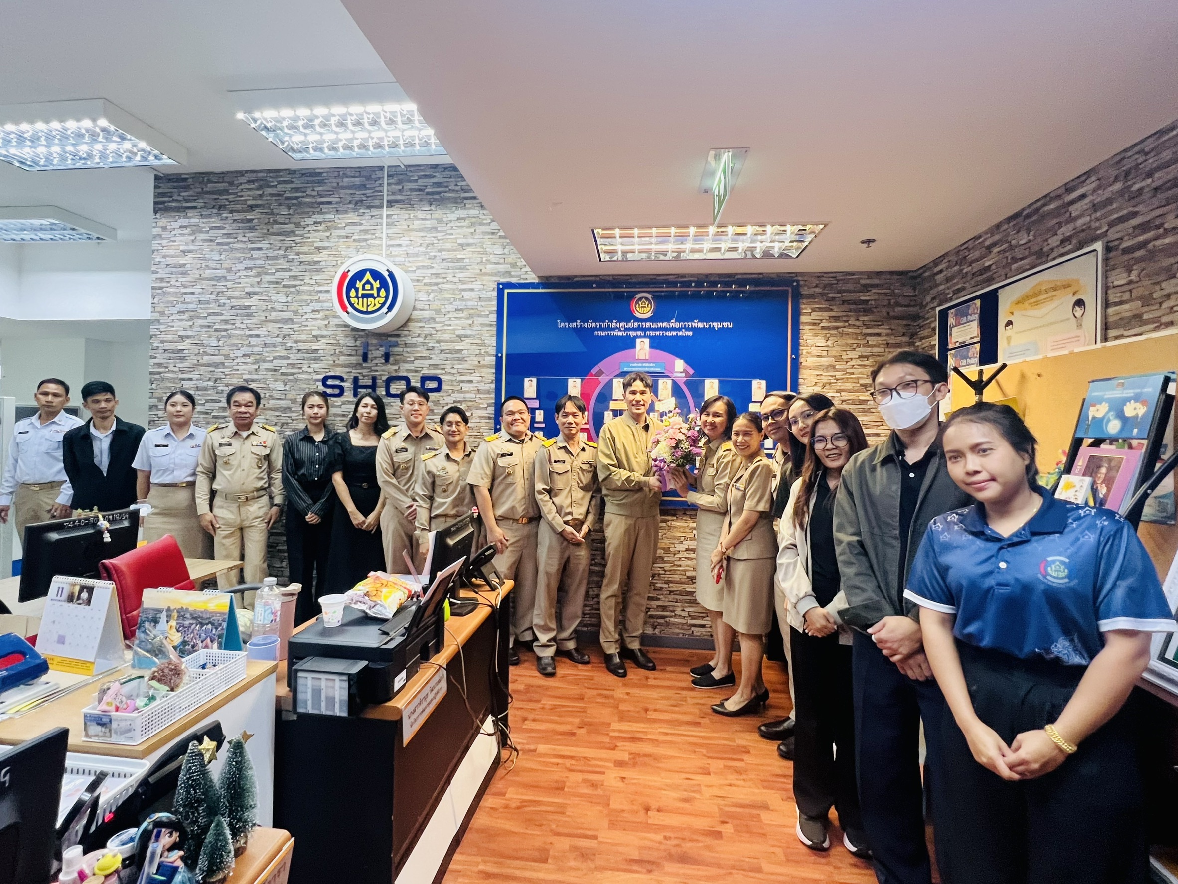 กน. ร่วมแสดงความยินดีต่อผู้บริหารกรมในโอกาสที่ได้รับการแต่งตั้งให้ดำรงตำแหน่งใหม่